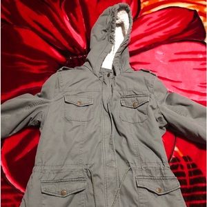 Outer Edge Girls XL Army Green